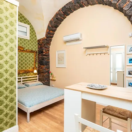 Casa Nire 2 - Center Apartment Catania