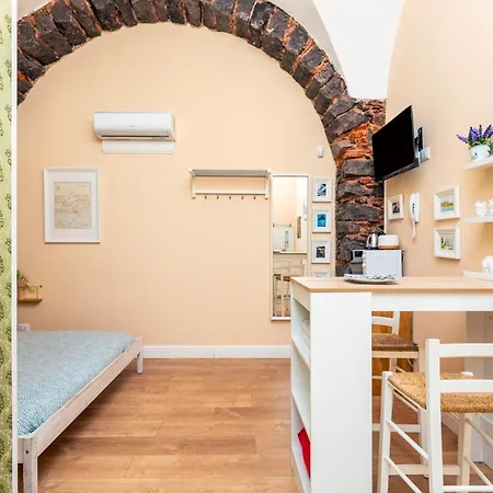 Casa Nire 2 - Center Apartman Catania